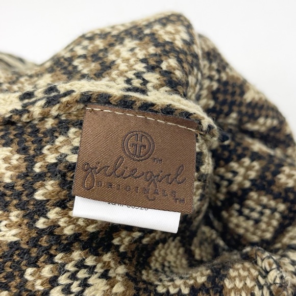 Girlie Girl CC Leopard Animal Print Beanie with Faux Fur Pom - Picture 5 of 5